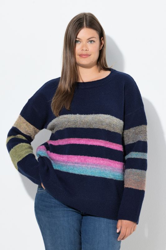 Pull en maille. Col rond, manches longues