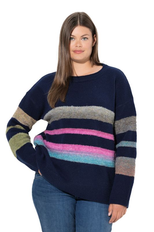 Pull en maille. Col rond, manches longues