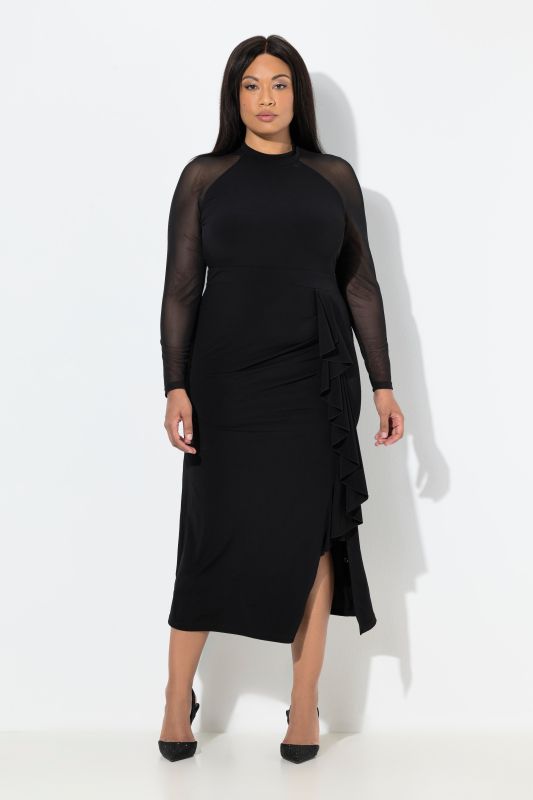 Robe longueur maxi, effet drapé, col montant et manches raglan