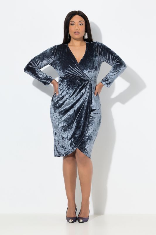 Robe midi en velours, manches longues et décolleté en V esprit cache-cœur