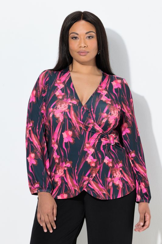 T-shirt à fleurs, esprit cache-cœur, décolleté en V et manches longues, coupe évasée