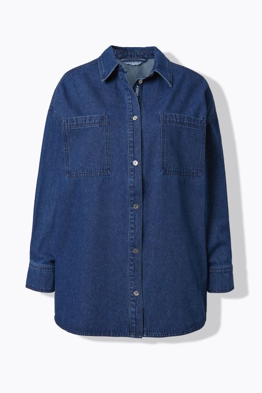 Chemise en jean oversize. Broderie sur la patte de boutonnage
