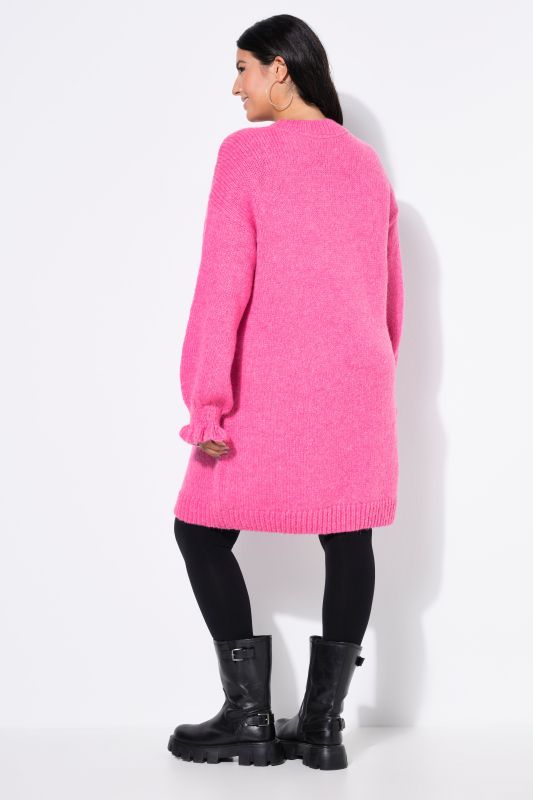 Robe en maille oversize. Manches ruchées
