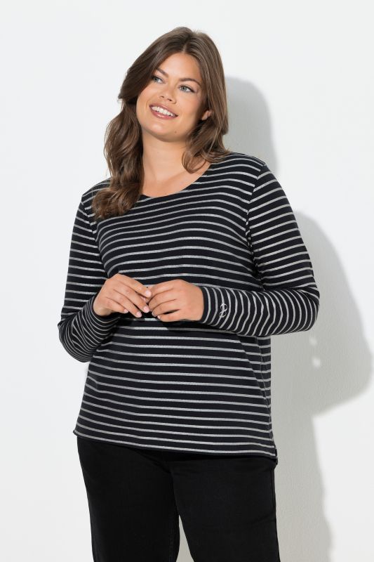 T-shirt rayé. Manches longues et col rond