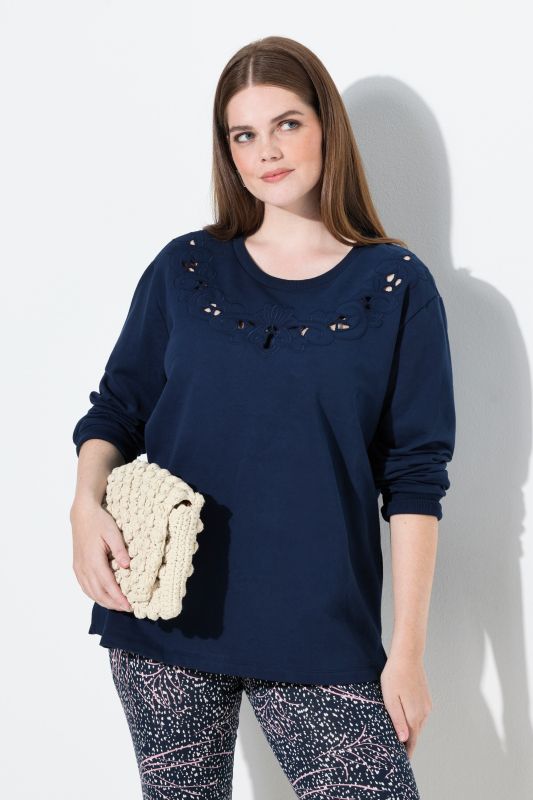 Sweat-shirt en coton bio, col rond et manches longues, broderies ajourées
