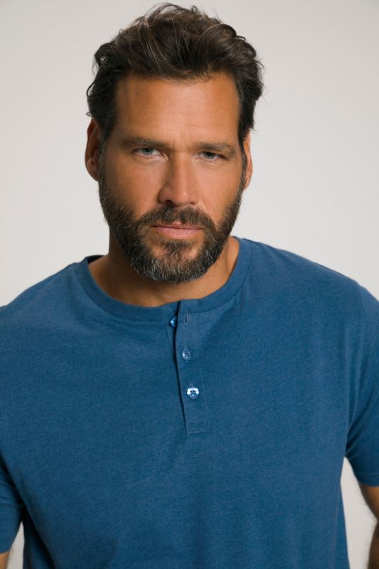 T-shirt Henley, collection Basic. Manches courtes et patte de boutonnage