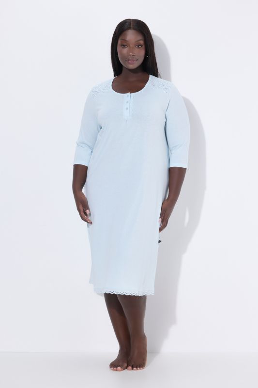 Chemise de nuit à col rond et manches 3/4, broderie ajourée et pli décoratif