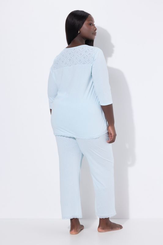 Pyjama à col rond et manches 3/4, broderie ajourée et pli décoratif