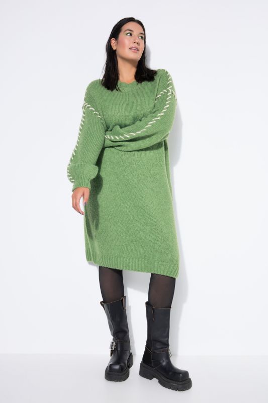 Robe en maille oversize, coutures fantaisie
