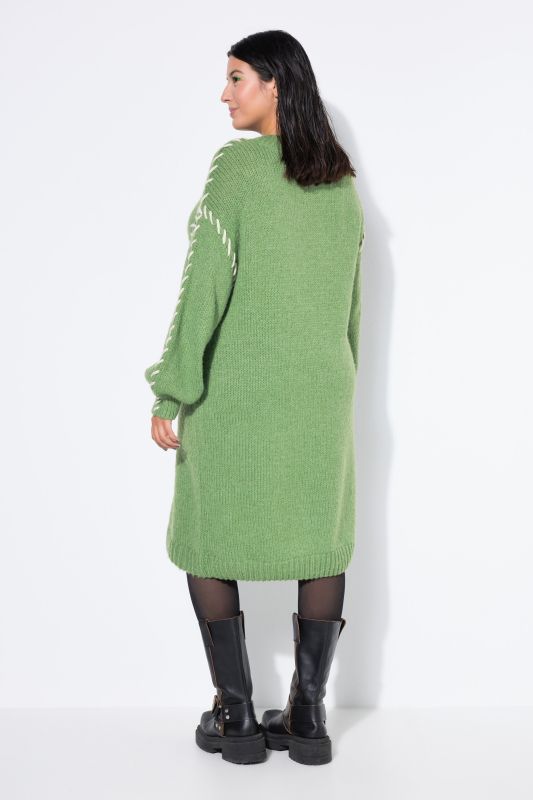 Robe en maille oversize, coutures fantaisie