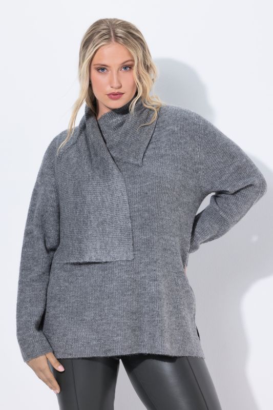 Pull en maille côtelée à manches longues et foulard intégré