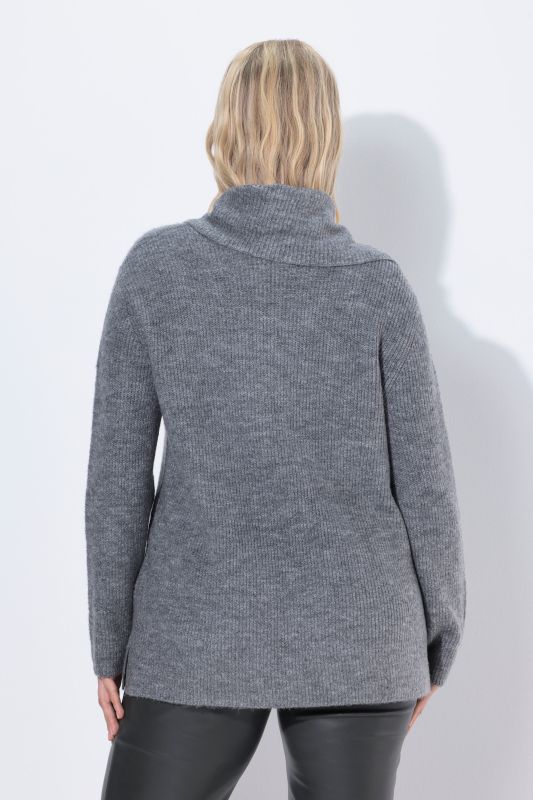 Pull en maille côtelée à manches longues et foulard intégré