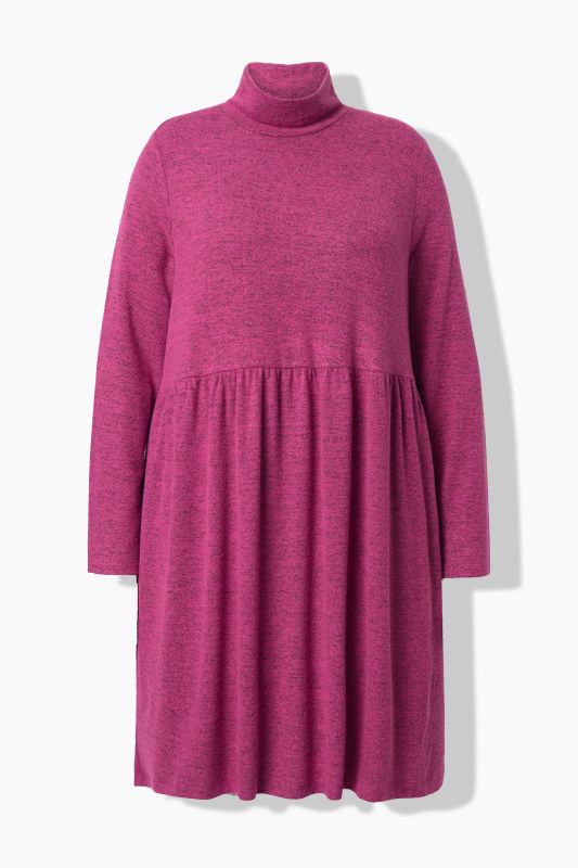 Robe en maille, manches longues et col montant, coupe évasée