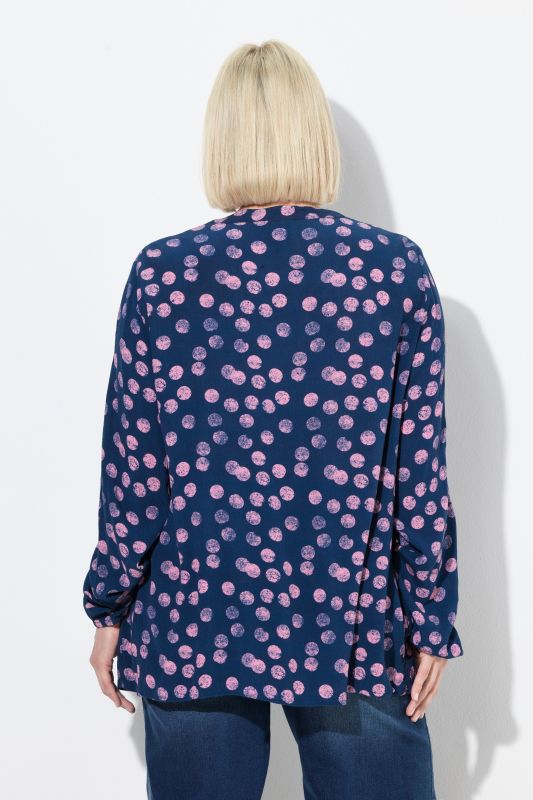 Blouse smockée avec motif à pois, col tunisien et manches longues, coupe évasée