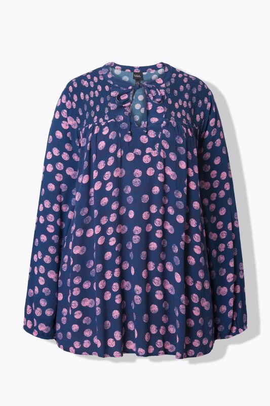 Blouse smockée avec motif à pois, col tunisien et manches longues, coupe évasée