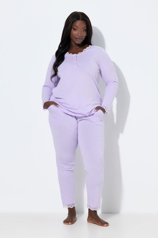 Pyjama avec dentelle et boutons, manches longues et col V