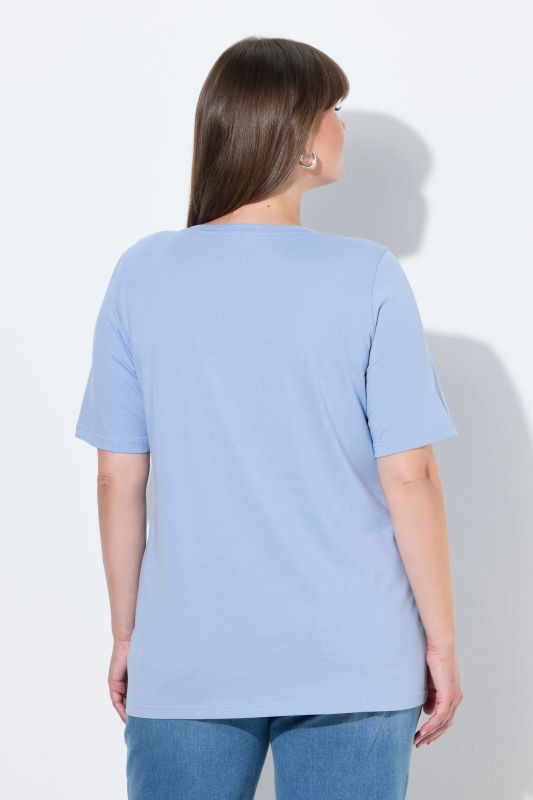 T-shirts en coton bio. Col en V et manches courtes. Lot de 2