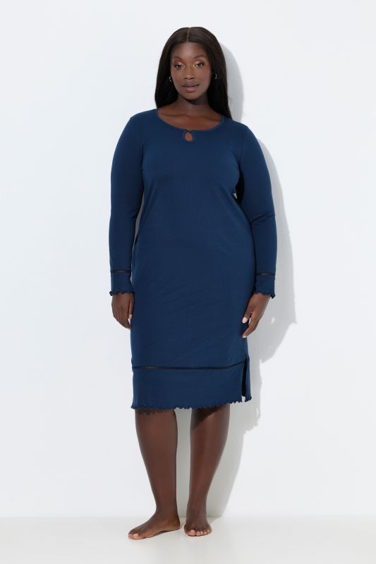 Chemise de nuit à col rond et manches longues, ourlet creux et bord ondulé