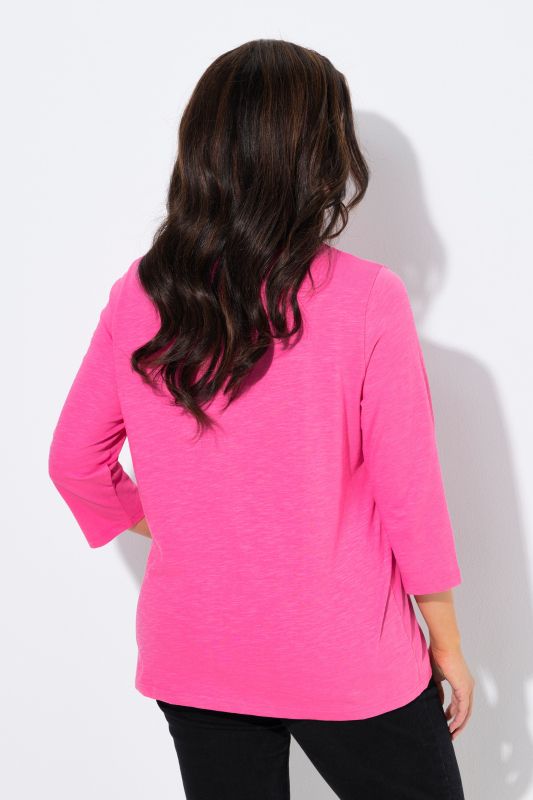 T-shirt Ciao Bella. Manches 3/4 et décolleté en V. Coupe Classic Fit.