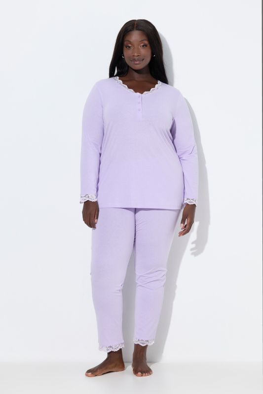 Pyjama avec dentelle et boutons, manches longues et col V