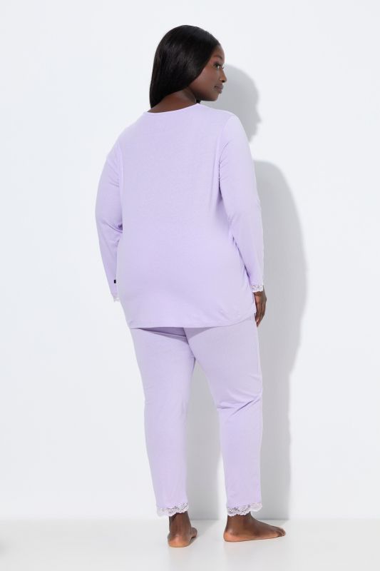 Pyjama avec dentelle et boutons, manches longues et col V