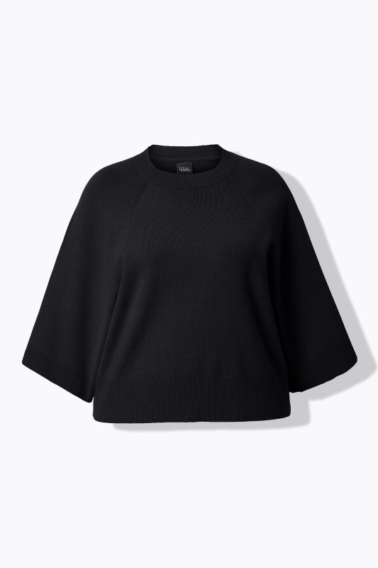 Pull court à col rond et manches 3/4