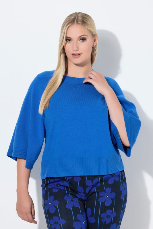 Pull court à col rond et manches 3/4