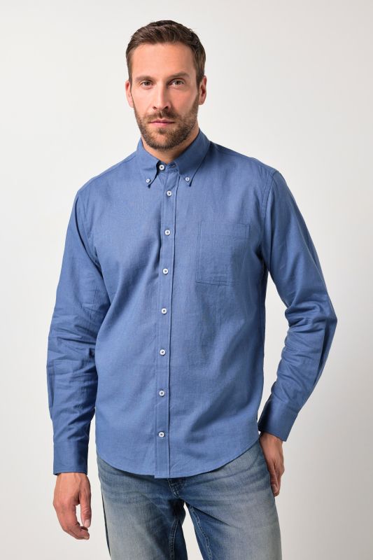 Chemise en lin mélangé. Manches longues et col à pointes boutonnées - coupe Modern Fit