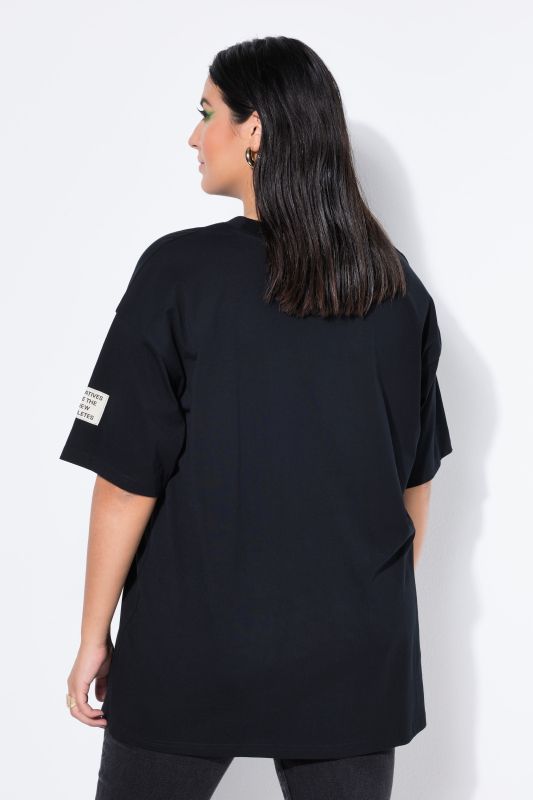 T-shirt oversize, écusson sur la manche
