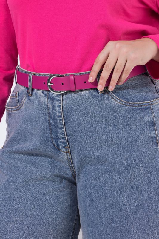 Ceinture en cuir véritable. Longueur jusqu'à 155 cm