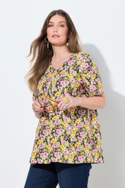 T-shirt avec plis fantaisie, coupe évasée, décolleté en V et manches courtes