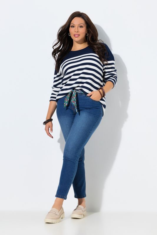 Jean Sarah avec ceinture foulard, jambe étroite et coupe plus courte