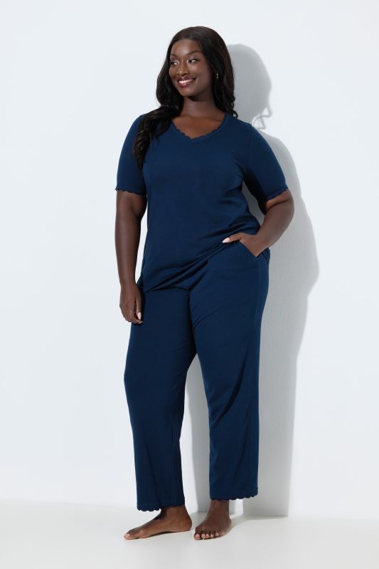 Pyjama 2 pièces en coton bio, T-shirt manches courtes et décolleté en V, liserés en dentelle