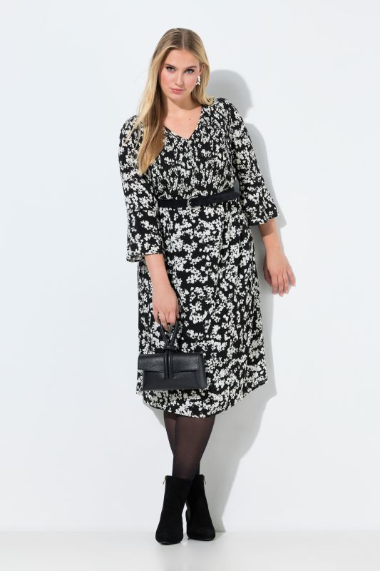 Robe midi, décolleté en V et manches 3/4, motif à fleurs, coupe évasée