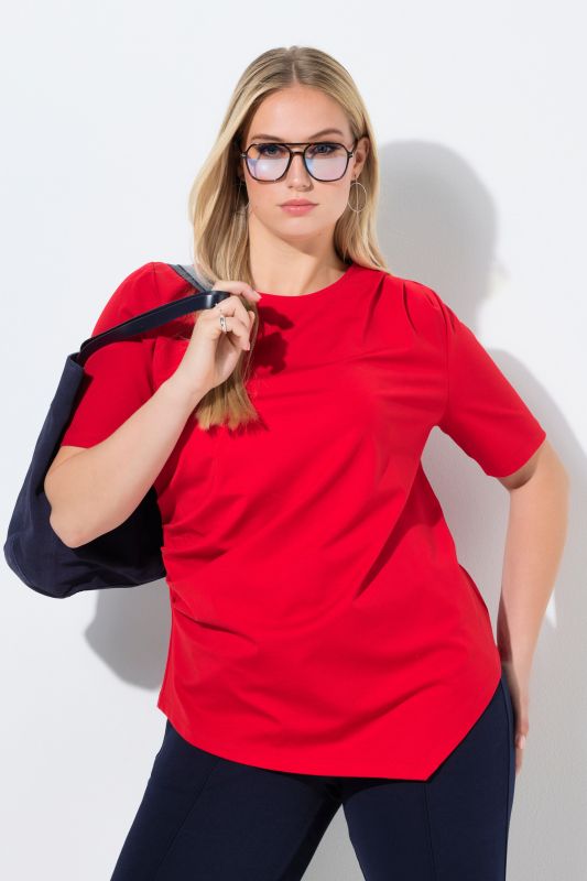 T-shirt drapé, base asymétrique, col rond et manches courtes