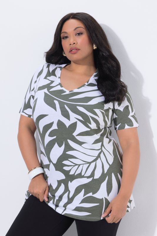 T-shirt long dans un imprimé feuilles, col en V et manches courtes, coupe évasée