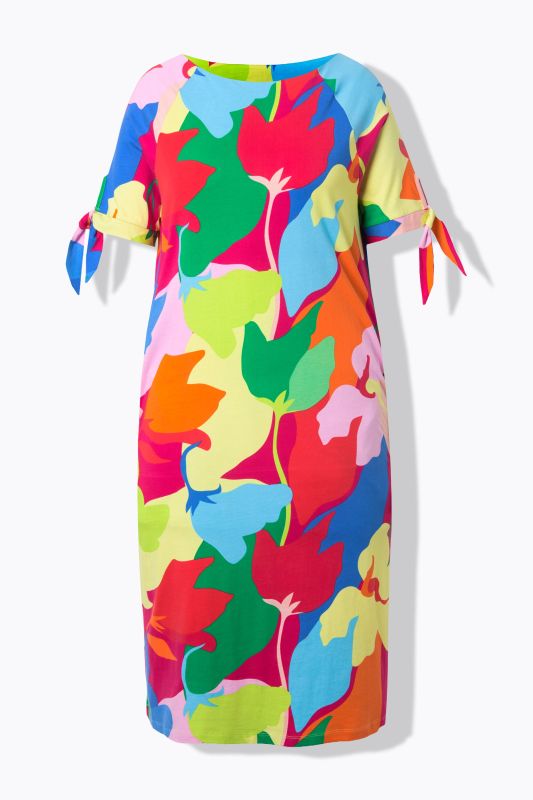 Robe midi à fleurs, manches courtes et col tunisien, coupe évasée