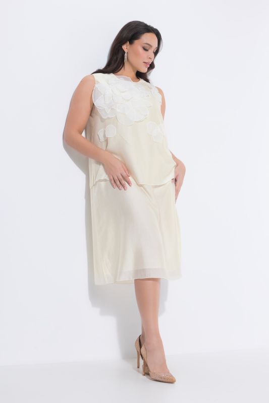 Robe midi sans manches en mousseline, décolleté rond et applications fleurs