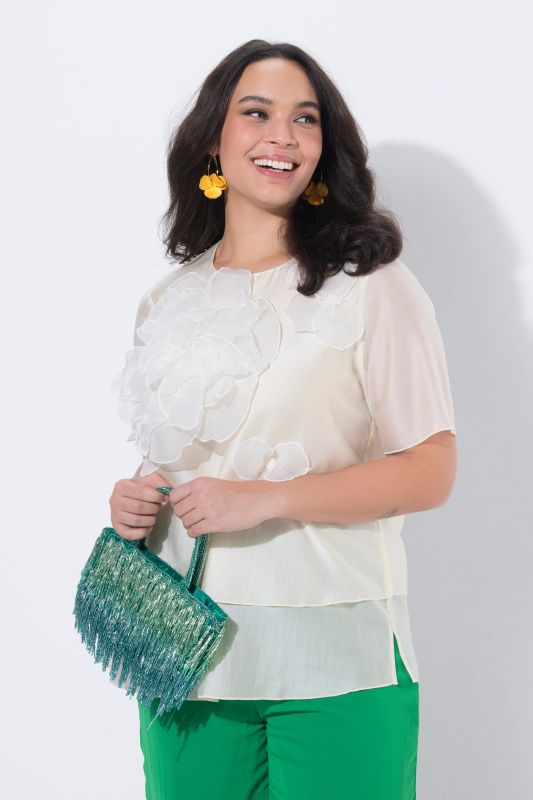 Blouse en mousseline, applications fleurs et décolleté rond