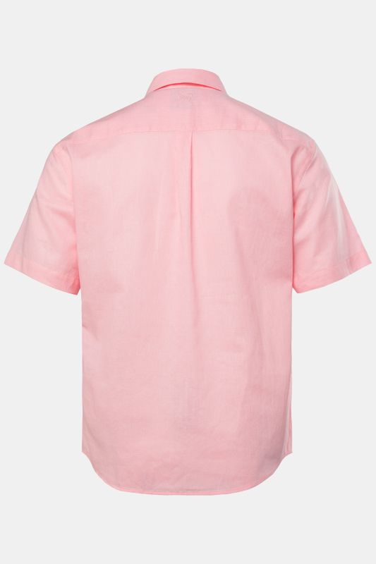 Chemise en lin mélangé. Manches courtes et col à pointes boutonnées. Coupe Modern Fit.