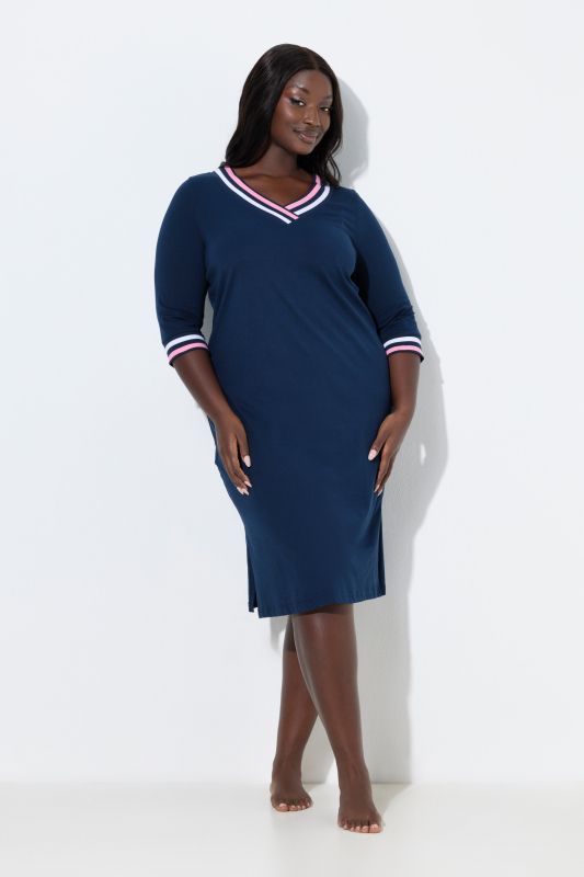 Chemise de nuit avec bordure fantaisie – col en V et manches 3/4