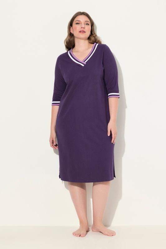 Chemise de nuit avec bordure fantaisie – col en V et manches 3/4