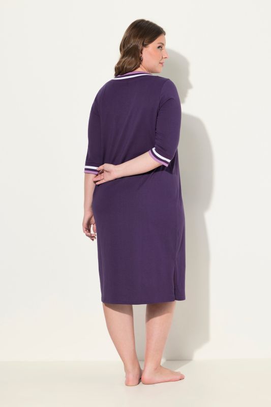 Chemise de nuit avec bordure fantaisie – col en V et manches 3/4