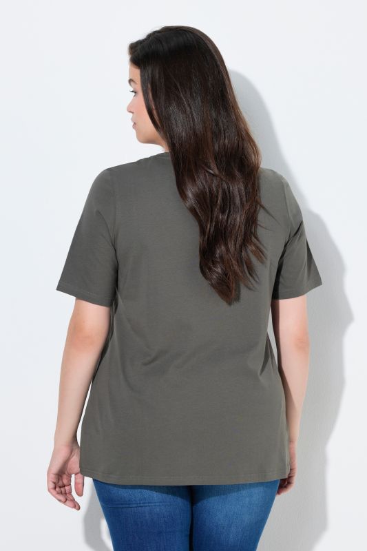 T-shirts en coton bio. Col en V et manches courtes. Lot de 2