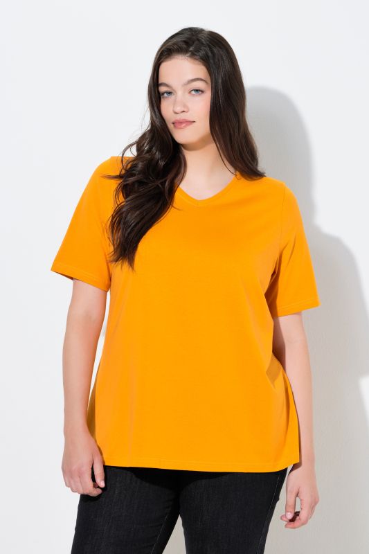 T-shirts en coton bio. Col en V et manches courtes. Lot de 2