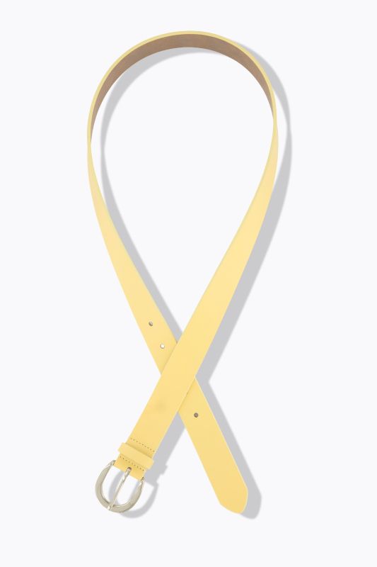 Ceinture en cuir véritable. Longueur jusqu'à 155 cm