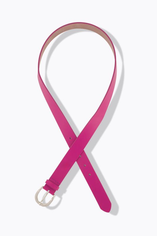 Ceinture en cuir véritable. Longueur jusqu'à 155 cm