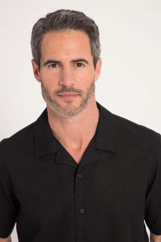 Chemise en lin mélangé, manches courtes et col cubain, coupe Modern Fit