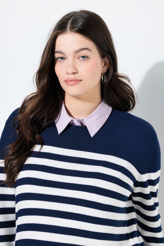 Faux col chemisier, patte de boutonnage, à porter en dessous d'un haut