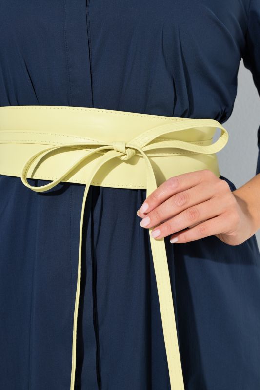 Ceinture en cuir à nouer. Longs rubans